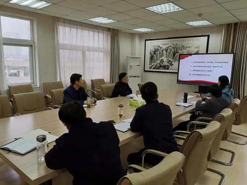 万象城体育awcsport召开党委理论中心组学习会议暨2019年度意识形态工作专题会
