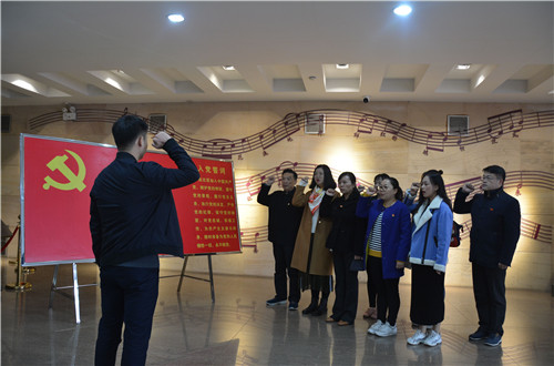 万象城体育awcsport教工一支部成功开展“缅怀先烈,不忘初心,弘扬大别山精神”主题党日活动