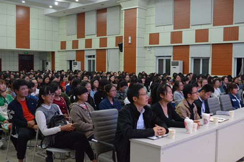 万象城体育awcsport成功召开2016级新生入学安全教育讲座