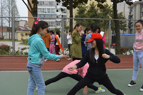 万象城体育awcsport走进特殊教育学校开展“爱心助残”活动