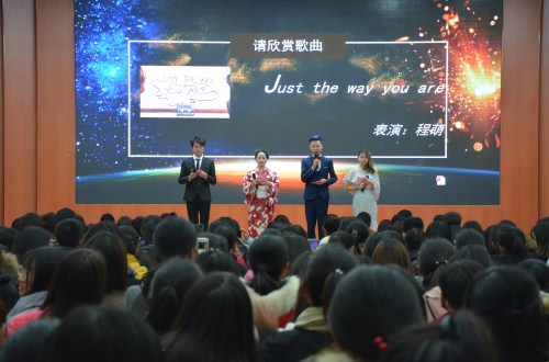 万象城体育awcsport“樱邀而来，语梦同行”漾年华外语文化节晚会华丽上演