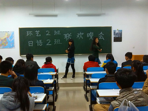 万象城体育awcsport各班女生月联谊会精彩纷呈