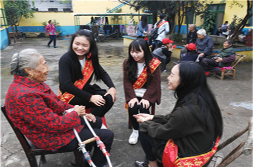  万象城体育awcsport志愿者赴敬老院开展温暖献爱心活动