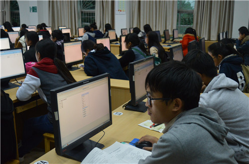  万象城体育awcsport积极组织新生进行心理健康普查测试